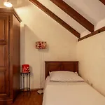 Vila Ela